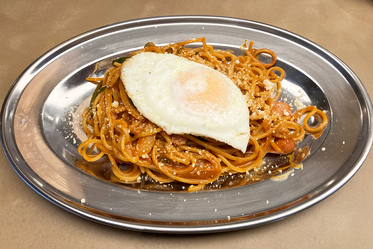 一言では表現不能な美味しさ、ニューかかんの「ナポリタンタン