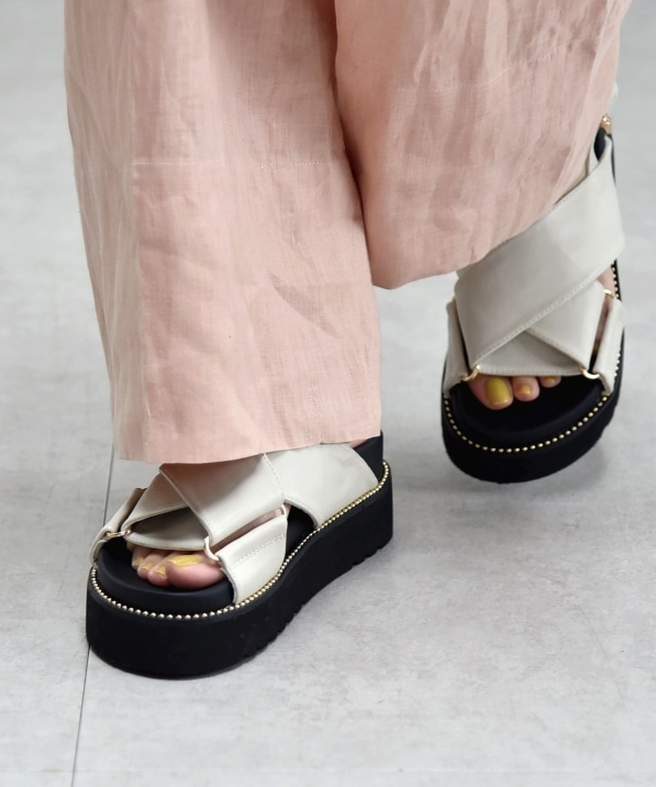 quaranciel: プラットフォーム クロス スタッズ サンダル｜ SHIPS 公式