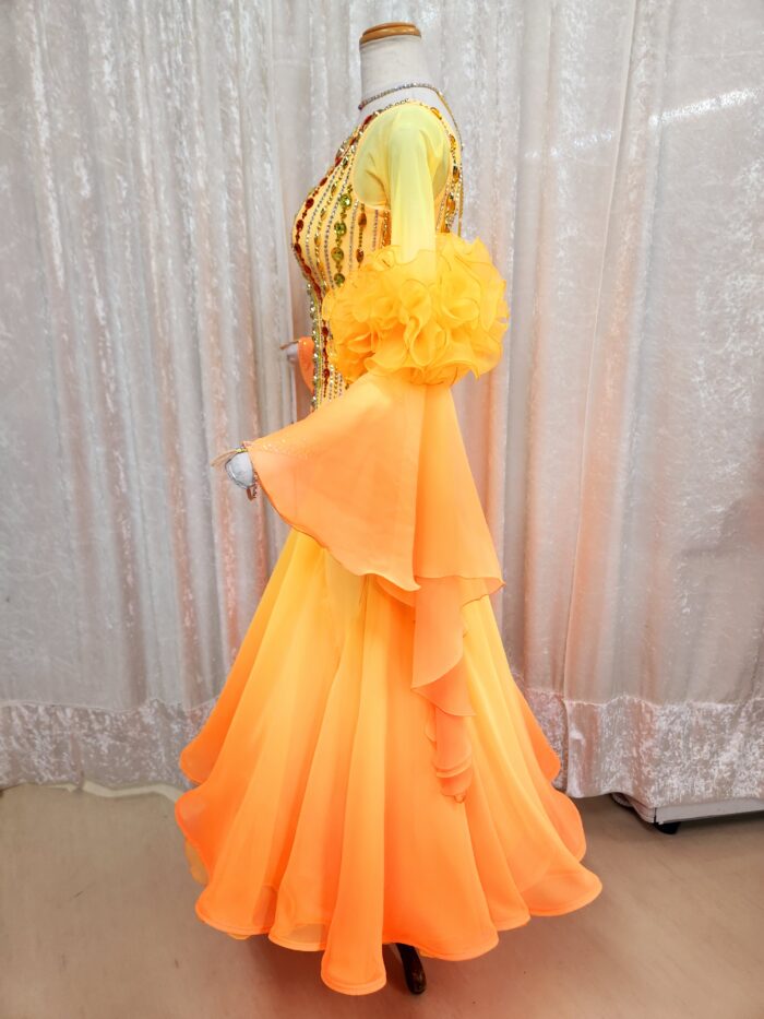 試着・レンタル・購入】社交ダンスドレス サフラン Mサイズ