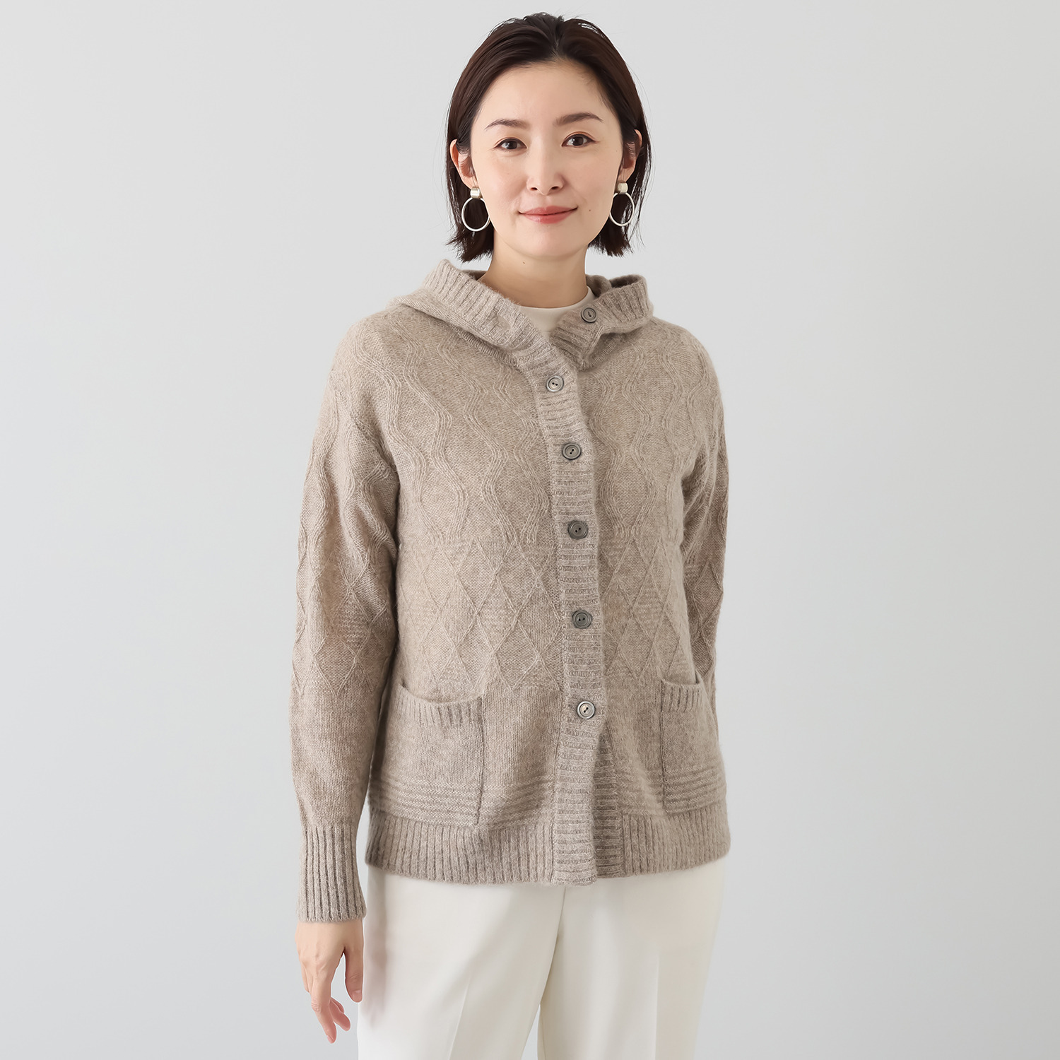 ソアージュ ベビーアルパカ100％ ふんわり暖かい ケーブル編 フード