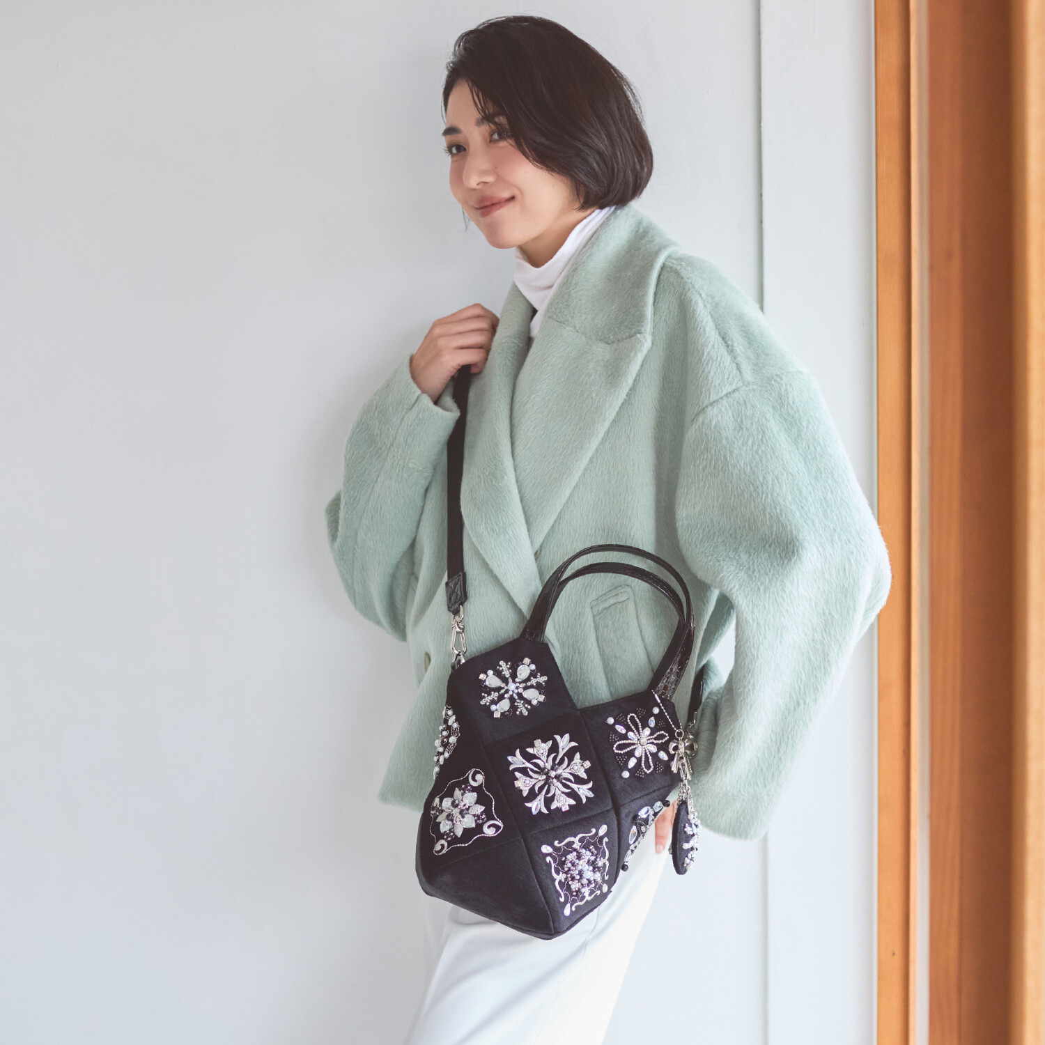 シンクビー！ チャーム付 2ウェイバッグ “カルタジローネ”- ショップ