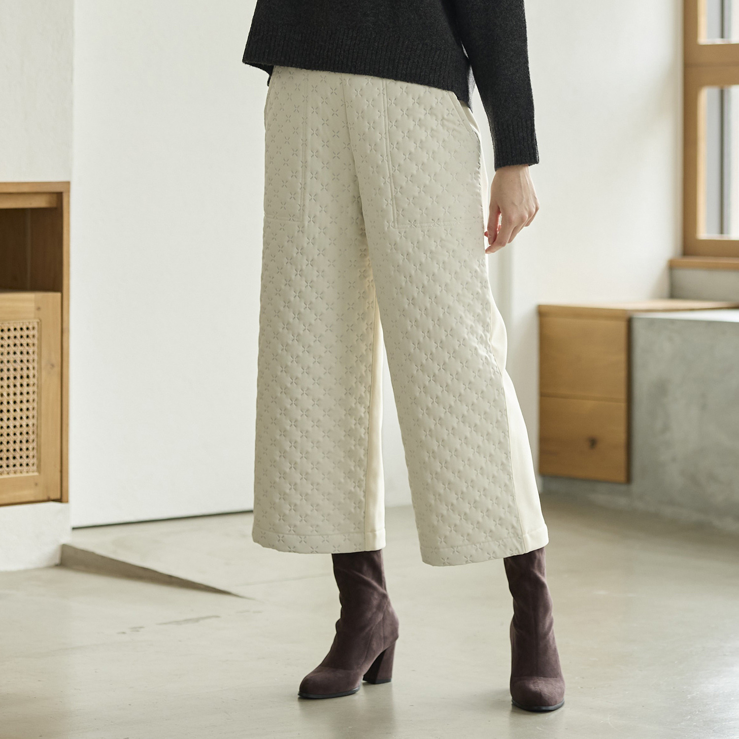 アトリエール 蓄熱保温 マジカルダウン（R） 裏フリース ワイドパンツ