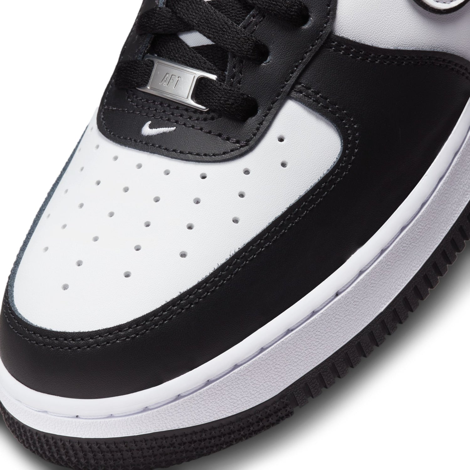 Mens Nike Air Force 1 Low '07 | Panda Black/White | Size 7 | ShopWSS