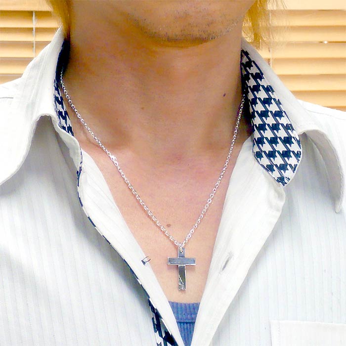 Dr MONROE(ドクターモンロー) メッセージ クロス シルバー ネックレス