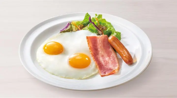 単品）目玉焼き＆ベーコンソーセージ | 単品／お子さま |ガスト