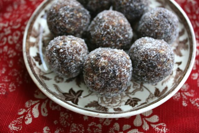 Sparkle Kitchen: Sugarplums (and Sugarplum Bunny Bites!) - Sparkle