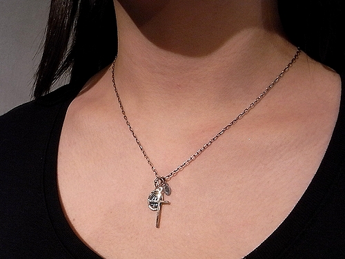 人気！『amp japan』新作マリア&クロスネックレス | DEFi（デフィー