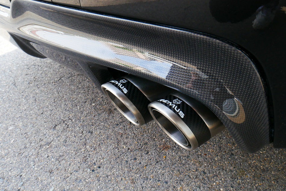 TパイセンのBMW5シリーズ（F11)にREMUSマフラーをご装着！いい感じに