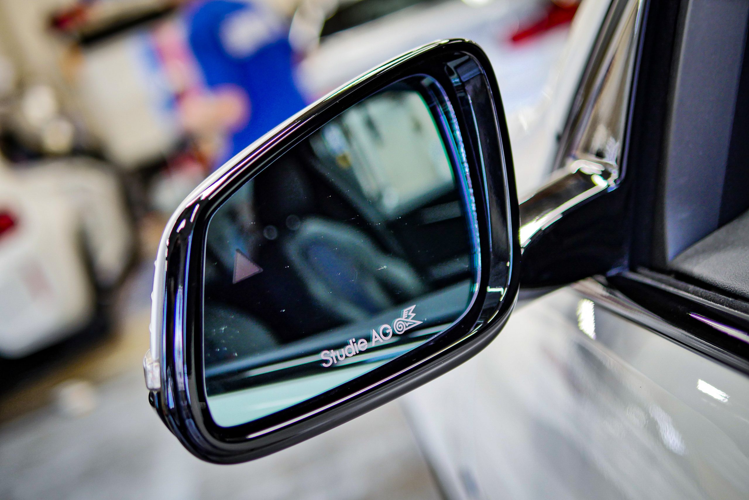 BMWのルームミラーとドアミラーが見にくい？そんな時は！Studie AGにご