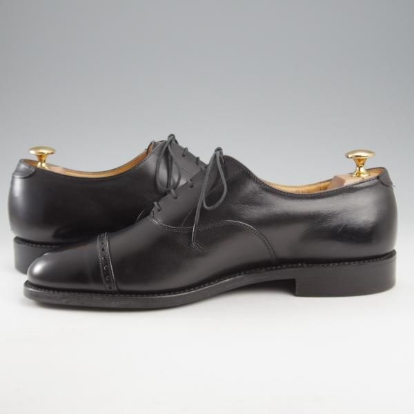 トリッカーズ SIZE 8.5-4(UK8程度)【パンチドキャップトゥ/黒】 | 高級