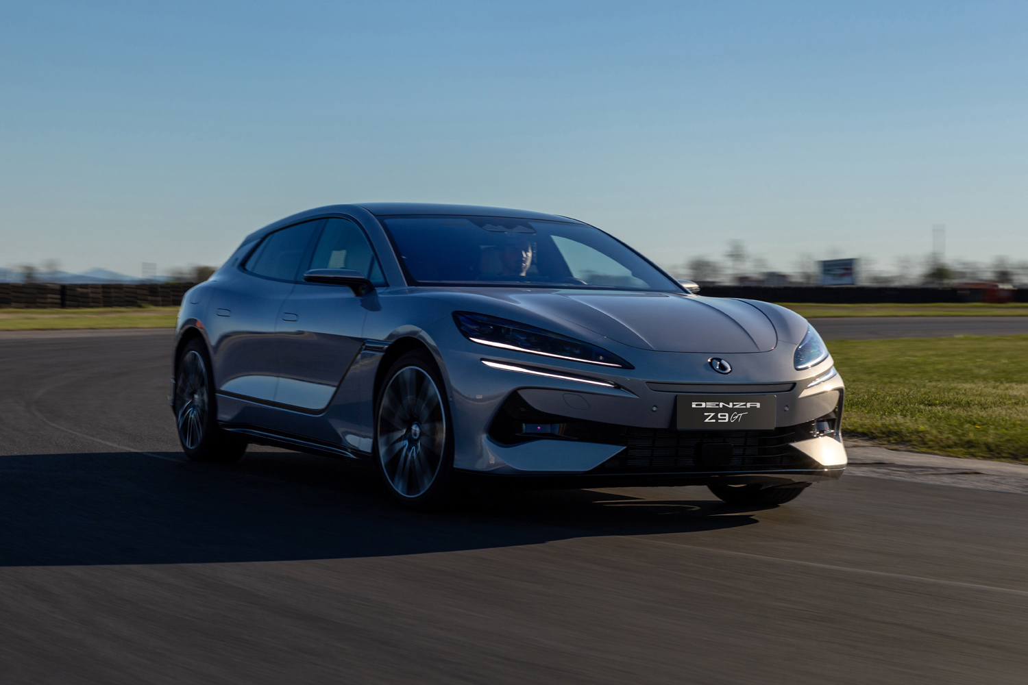 The bonkers high-tech Denza Z9 GT crabwalks and I've just driven