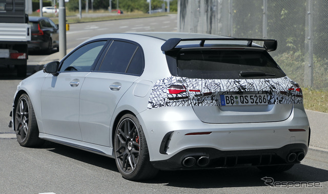 メルセデスベンツ最強のAクラス、『AMG A45』がリアウィング初装着で