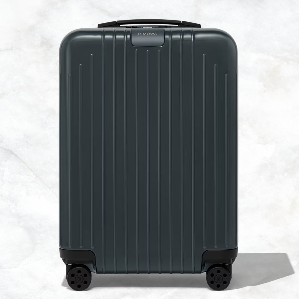 リモワ エッセンシャル ライト 823.53.17.1 キャビン 37L グラス