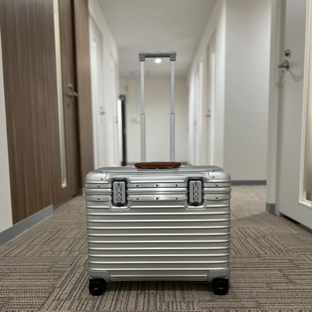 リモワ パイロット 920.50 中古美品 カスタマイズ 34リットル 4輪