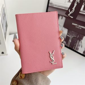 イブ サン ローラン パスポート ケース 多 機能 財布 ブランド