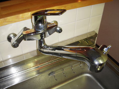 TOTO キッチン用水栓(壁付きタイプ)浄水器内蔵タイプ｜交換できるくん