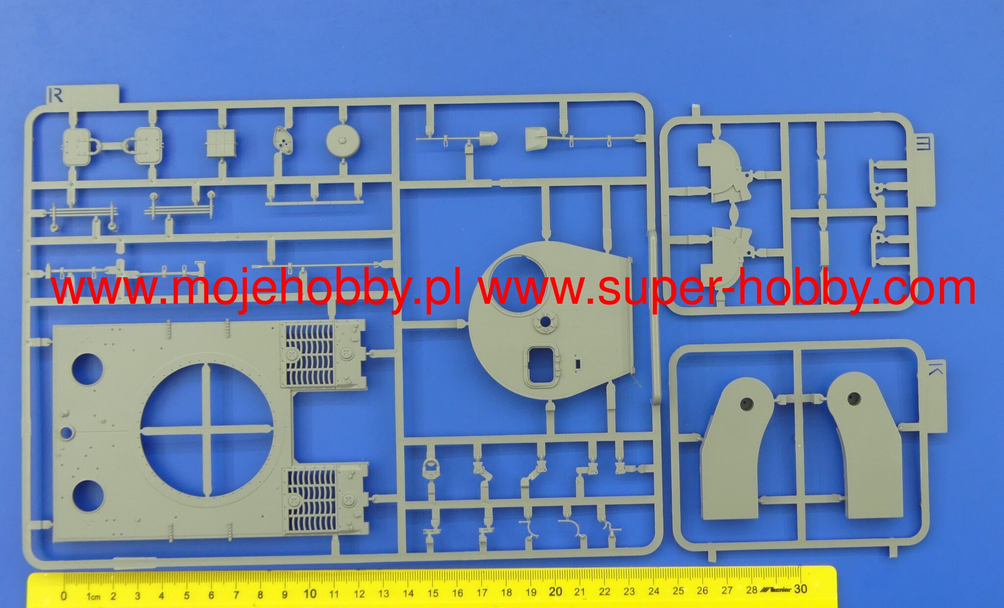 Tiger I Mid-Production With Zimmerit Sd.Kfz.181 Pz.Kpfw.VI Ausf.E