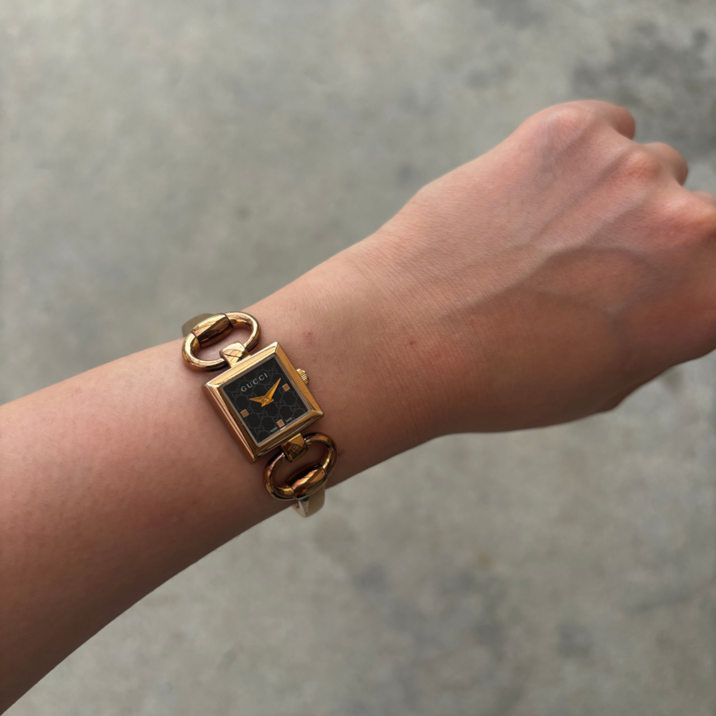 GUCCI / グッチ /トルナヴォーニ YA120521 / バングルウォッチ