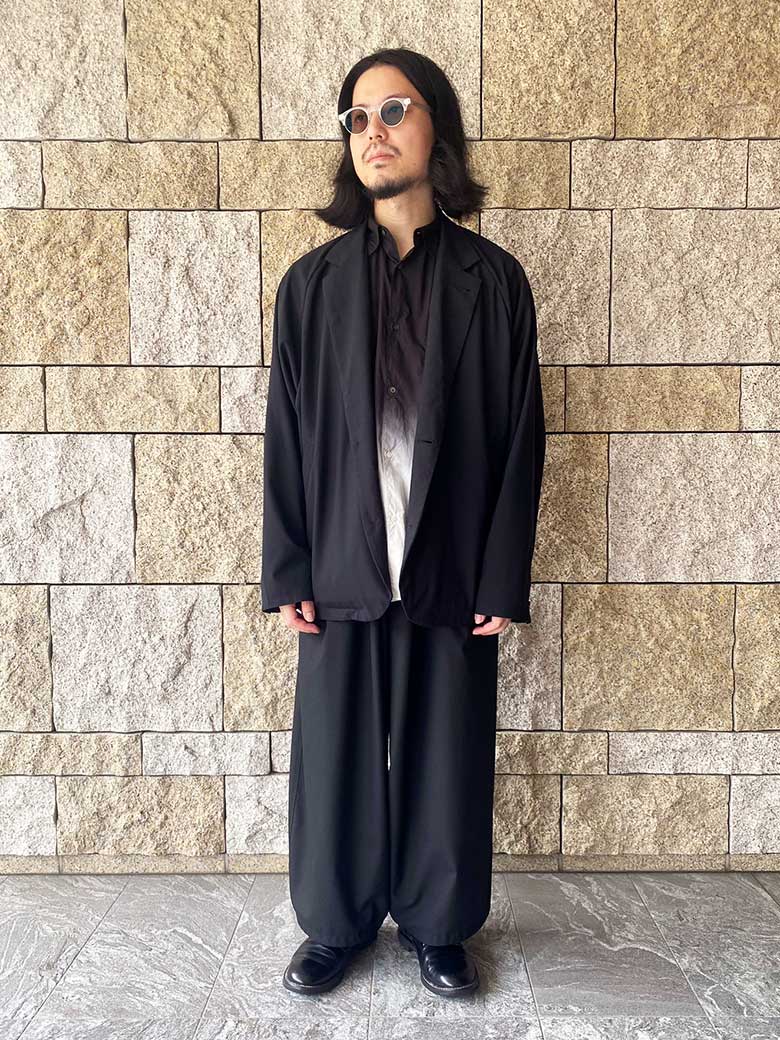 モードなコーデに合わせるサングラス。 | 金沢店 | STYLING | POKER