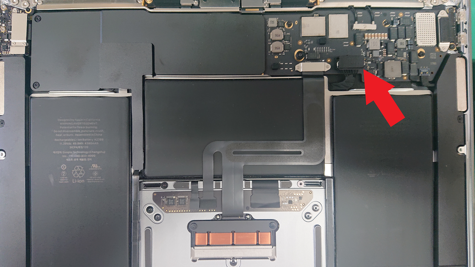 MacBook Air (M1, 2020)】水濡れ・水没後に電源が入らない症状の修理