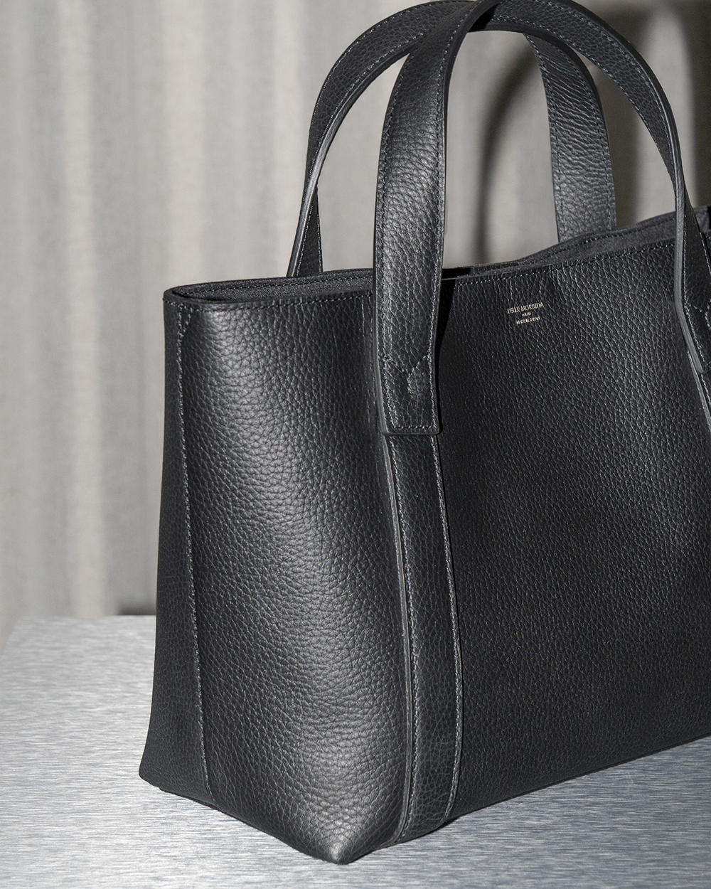 限定ミニトートバッグが直営店舗でも販売開始