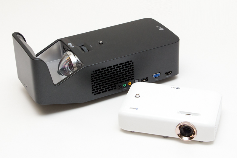 100インチはこんなに手軽だった！ LGのプロジェクター「Minibeam」で大