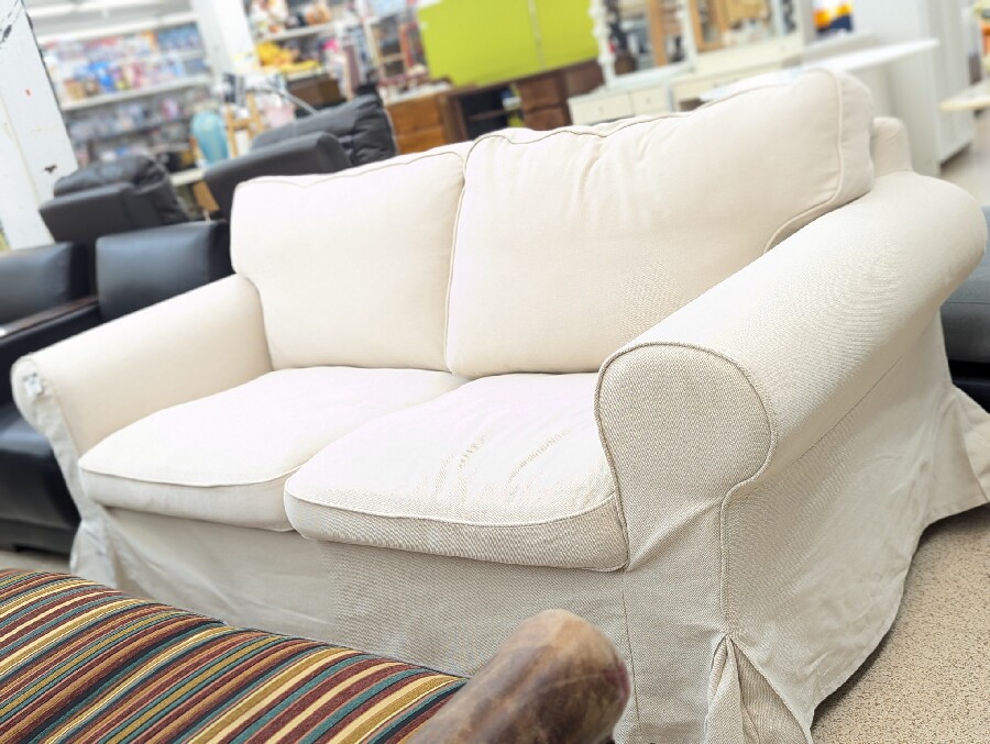 IKEA エークトルプ 2人掛けソファーのご紹介です。｜2024年07月03日