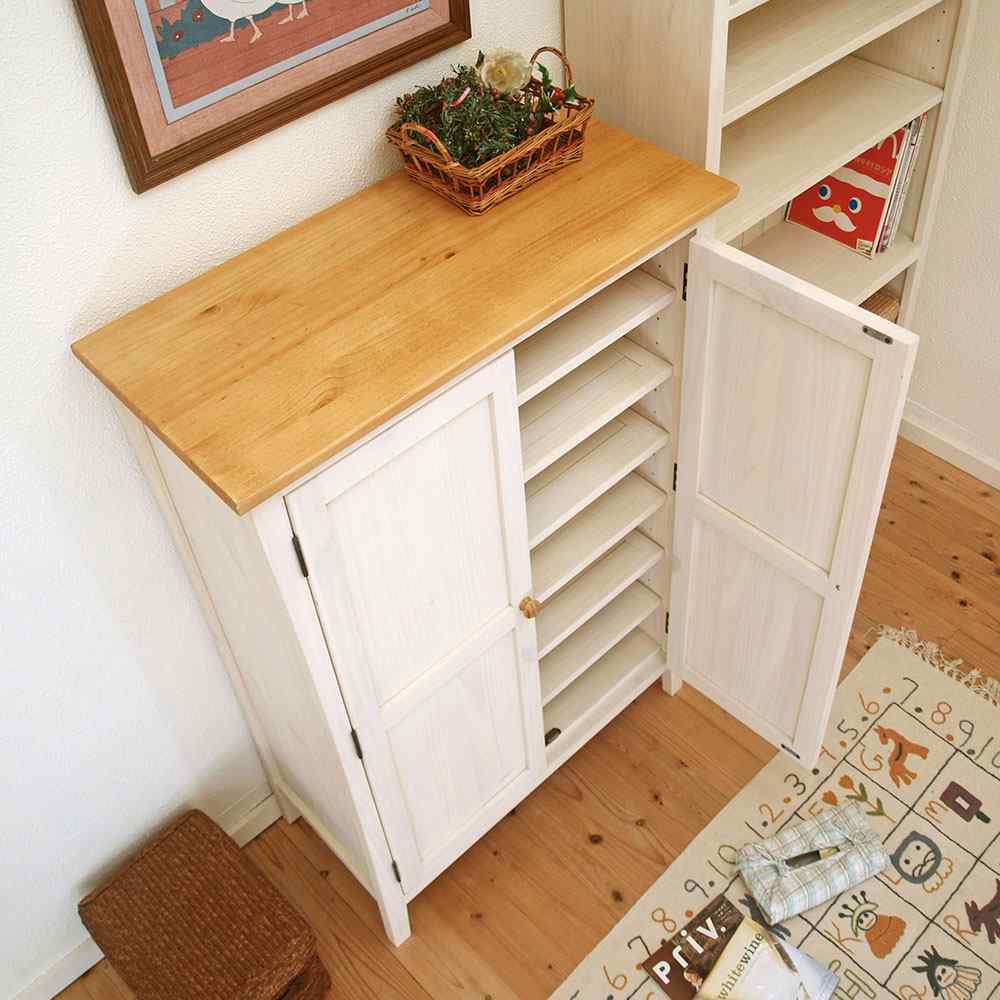 白いカントリーキャビネット・飾り棚｜木製扉｜木製取手｜パイン
