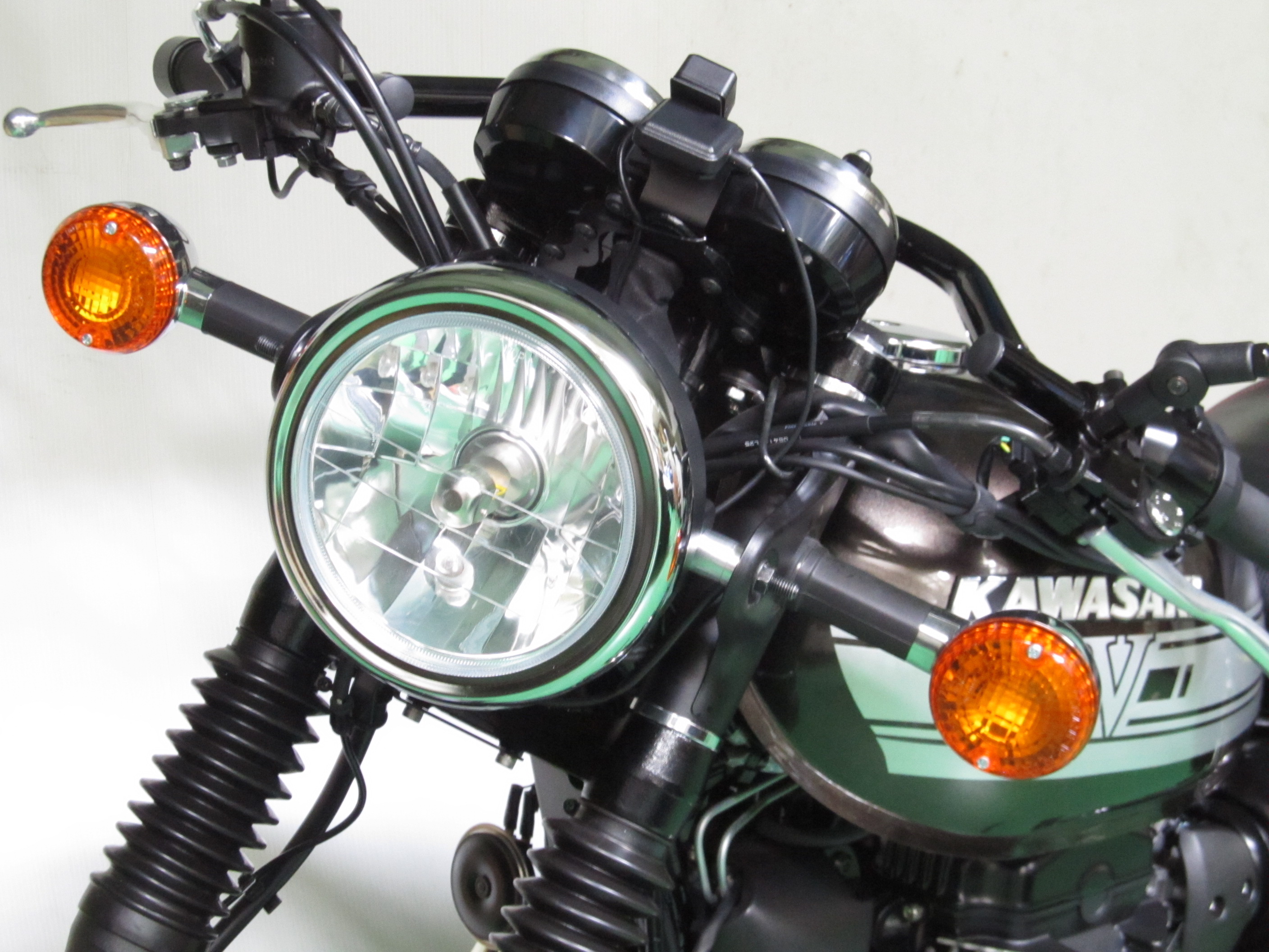 LEDヘッドライトバルブkitライトレス Kawasaki W800 / カフェ