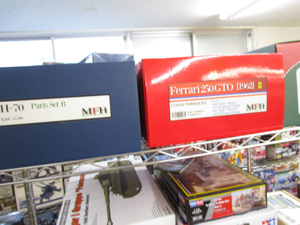 大分県中津市より、TSM 1/12 マツダ787B等のミニカーやガレージキット