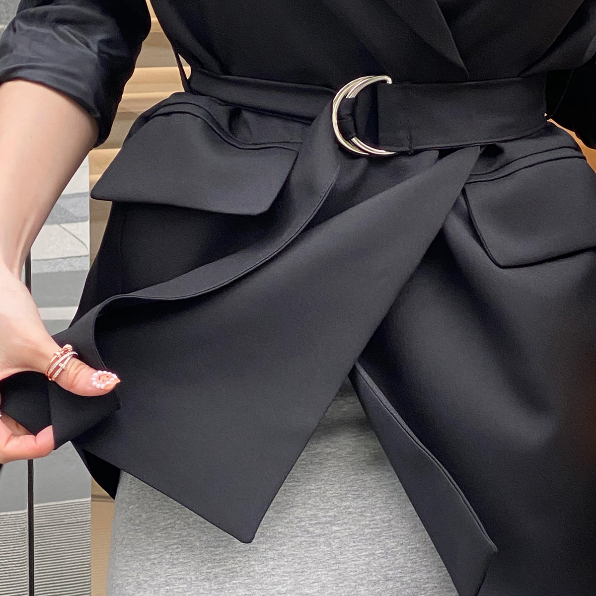 クン ベルト付きジャケット カラー: