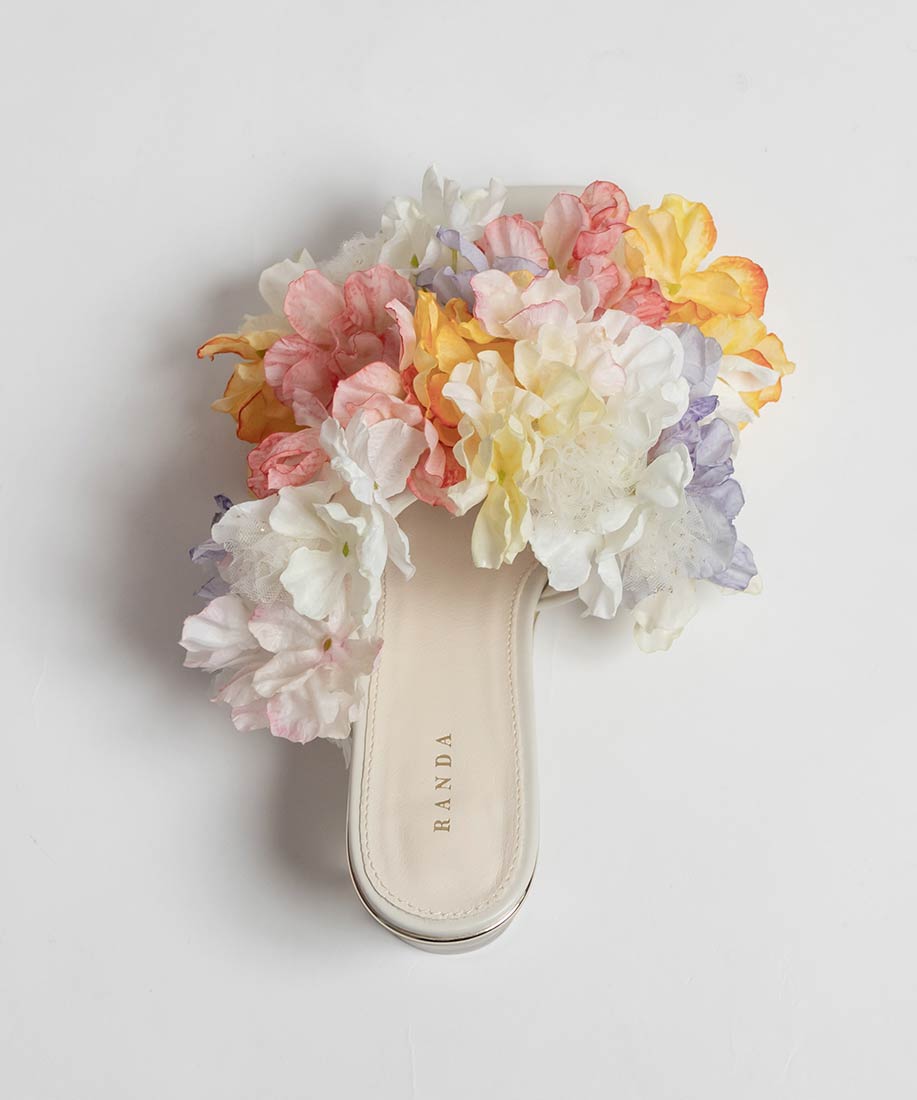 LUXURY ITEM】フラワーブーケミュールサンダルRANDA公式サイト