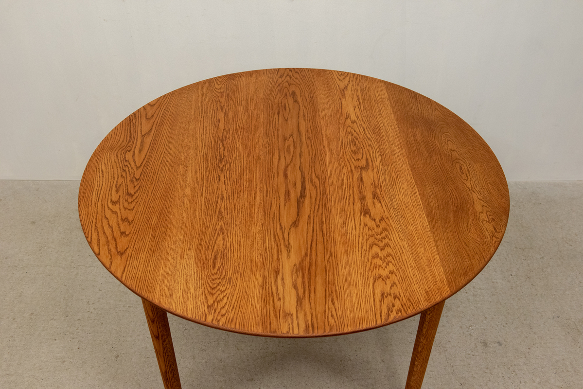 ラウンドテーブル(Φ110) オーク無垢材ステイン | 北欧家具