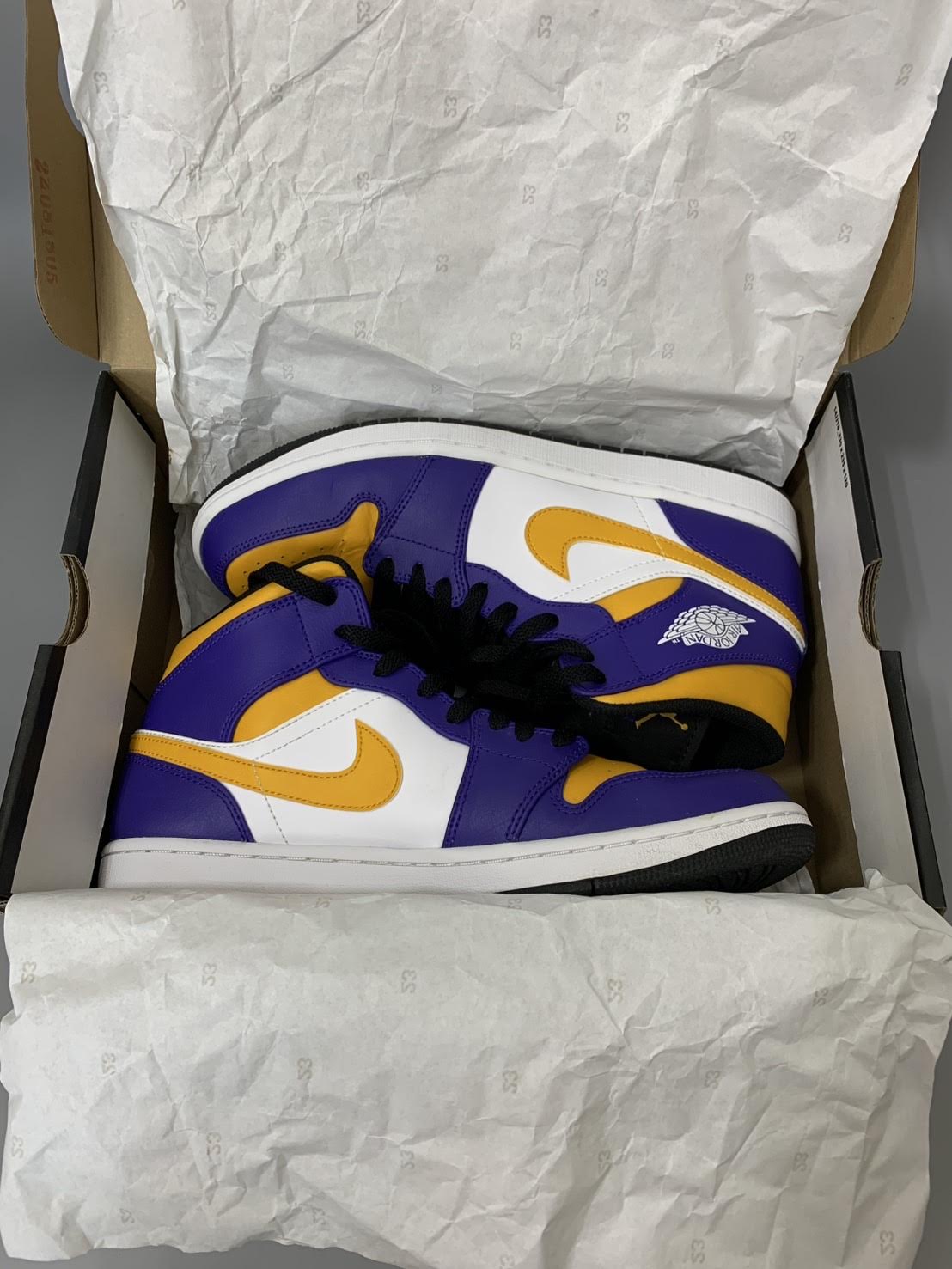 ナイキ エアジョーダン1 ミッド レイカーズ』をお買取りさせていただき