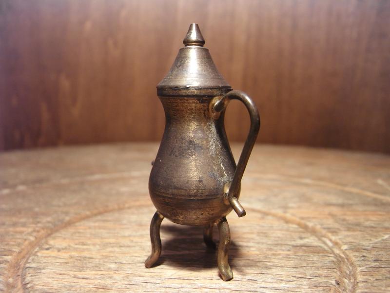 イタリア製真鍮ポット置物、ミニチュアポット、ドールハウス小物 LCM 4928