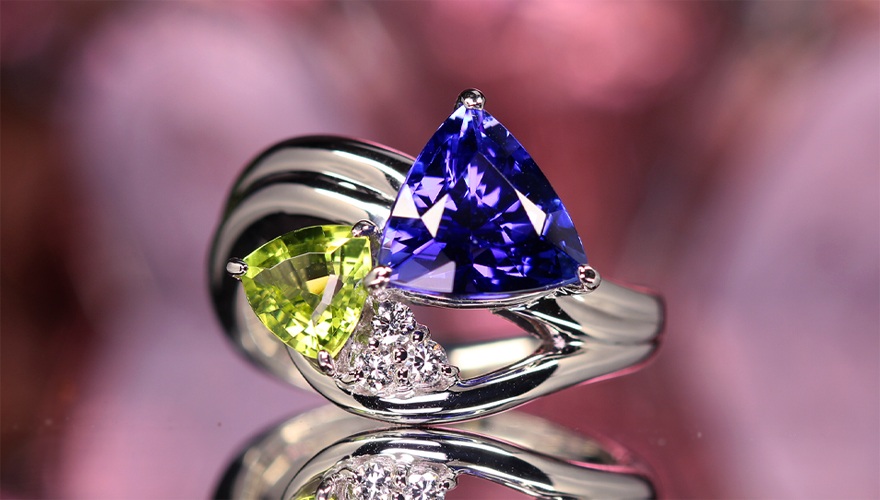 ナオトショップのタンザナイトとペリドットのストーンチャームセット