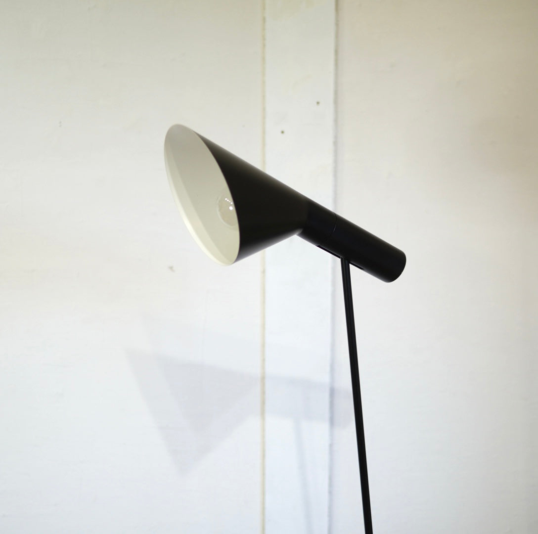 ルイスポールセン / Louis Poulsen AJランプシリーズ AJフロアランプ