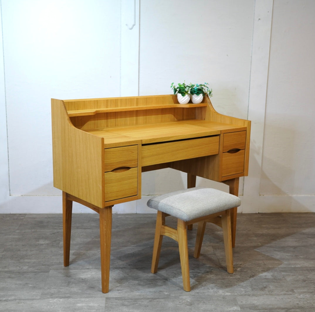 ミラー・ドレッサー