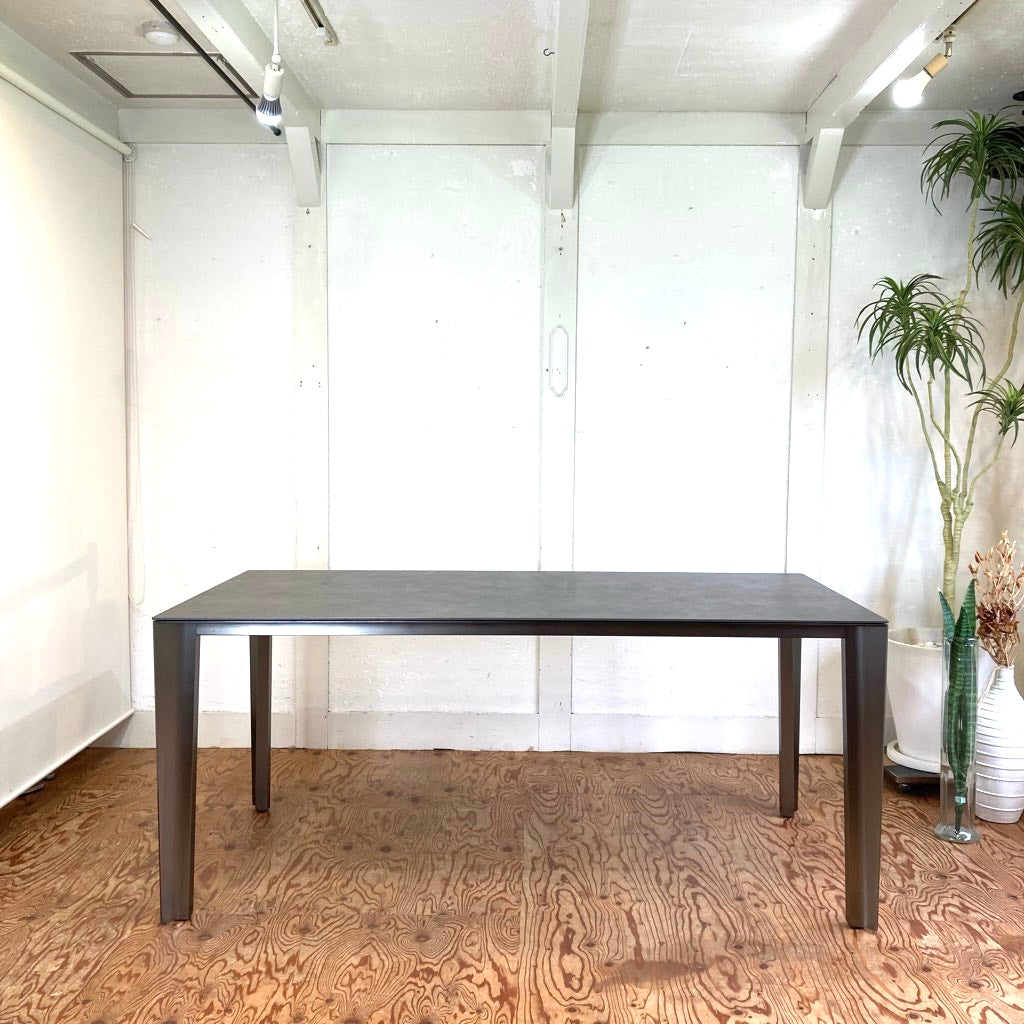 カッシーナ イクスシー / Cassina ixc. デサルト / DESALTO スキン