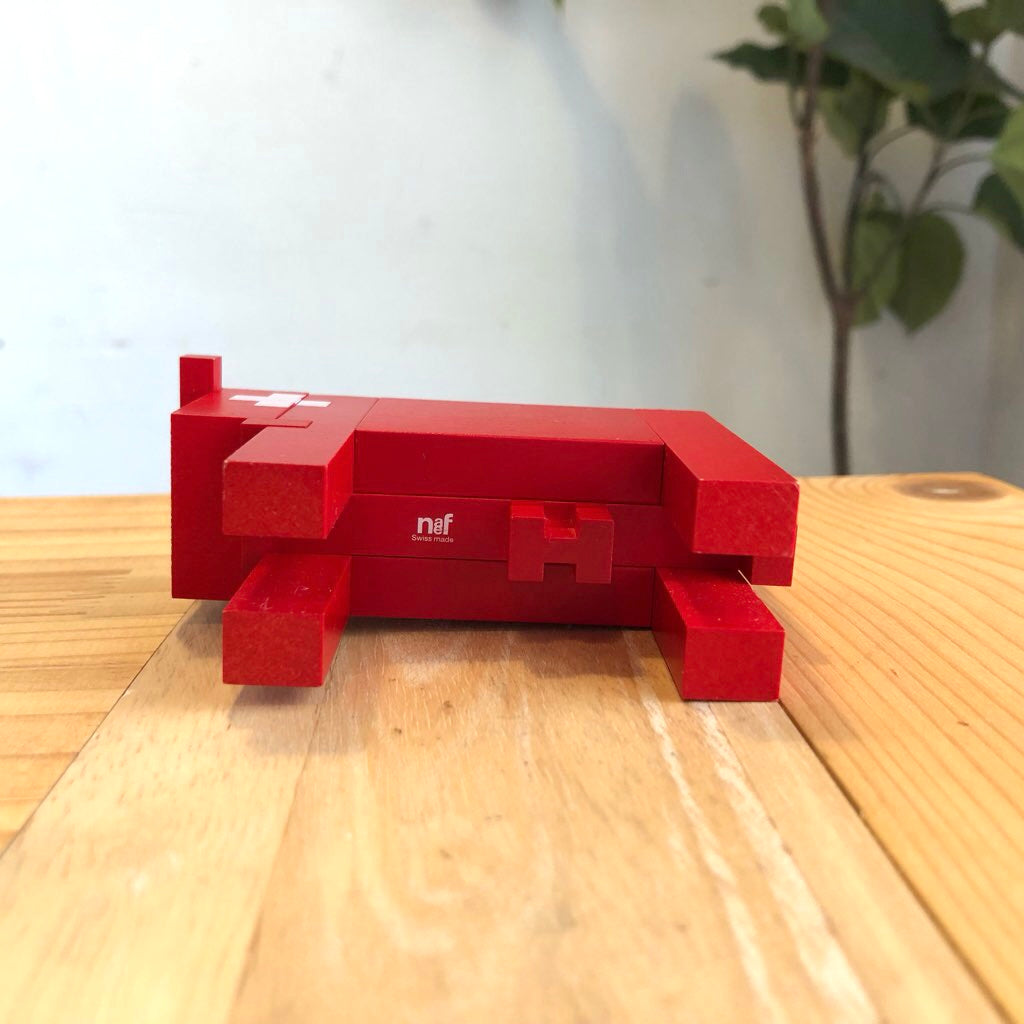 ネフ社 / Naef スイスの赤い牛 立体パズル インテリア小物 中古 レッド