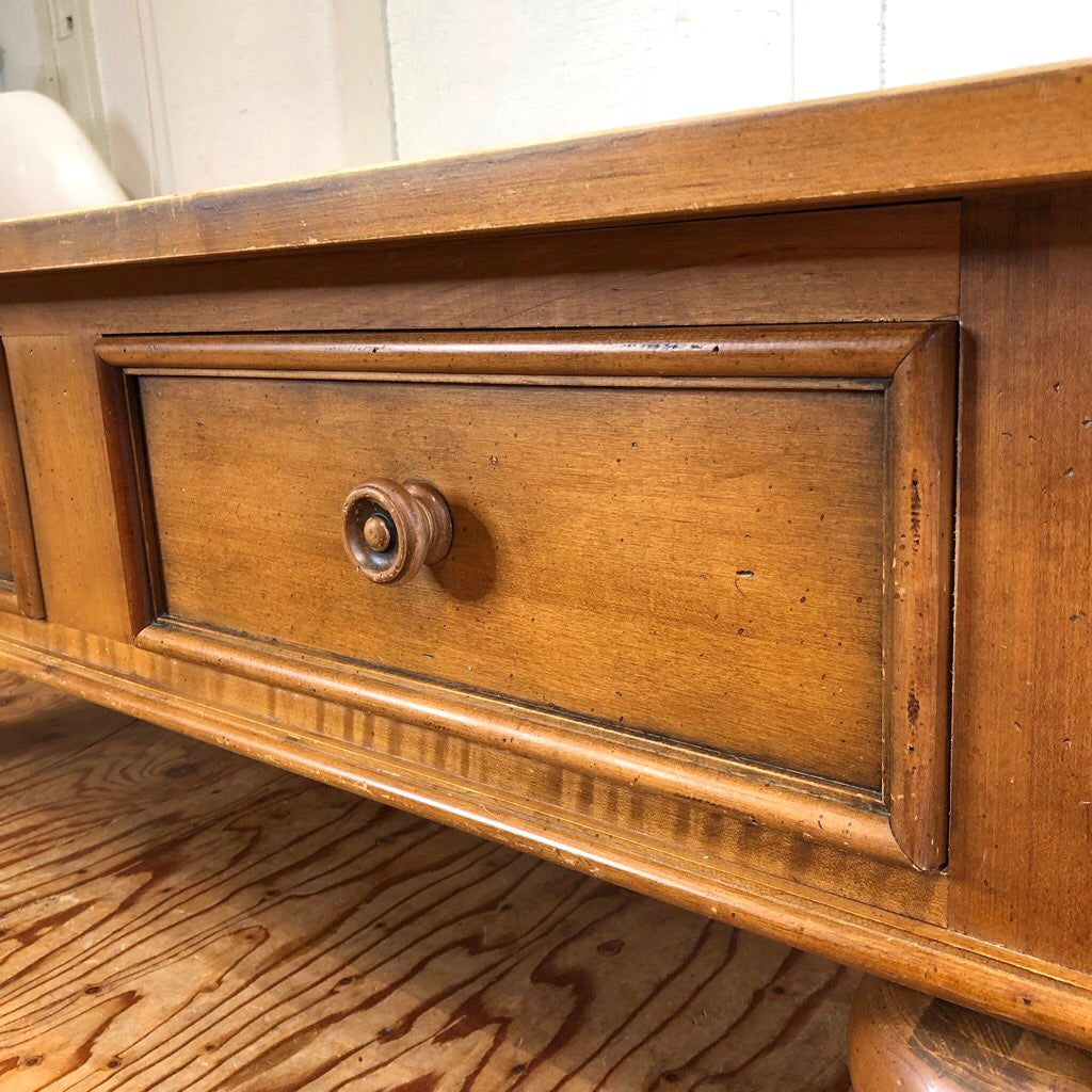 イーセンアーレン / ETHAN ALLEN ツードロアーリビングテーブル 収納付