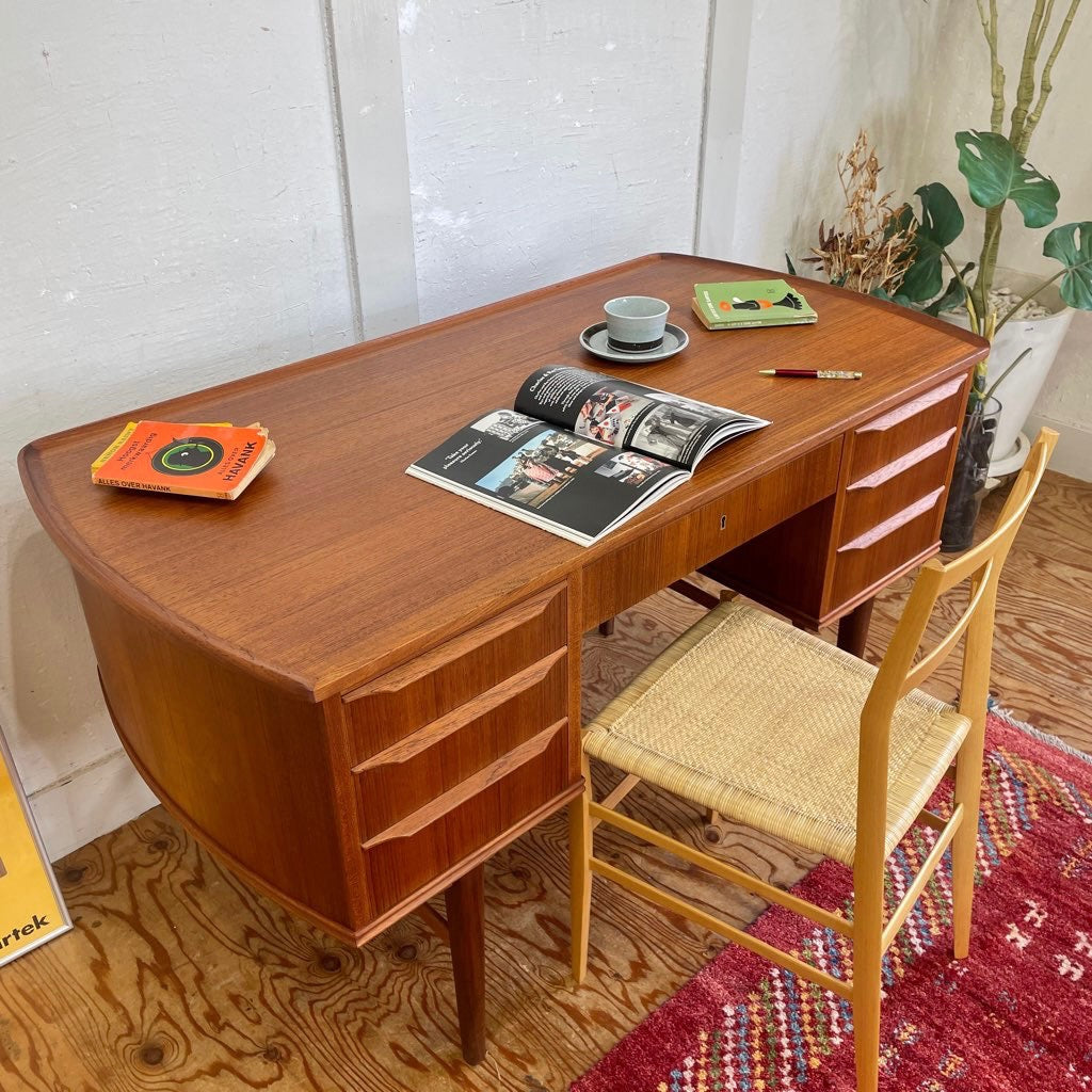 チーク材 両袖デスク 北欧デンマーク製 ヴィンテージ 中古 背面収納