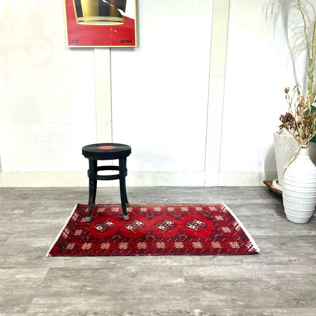 ヴィンテージ ラグ 敷物 ウール 赤 107×71【G】 大人 エレガント