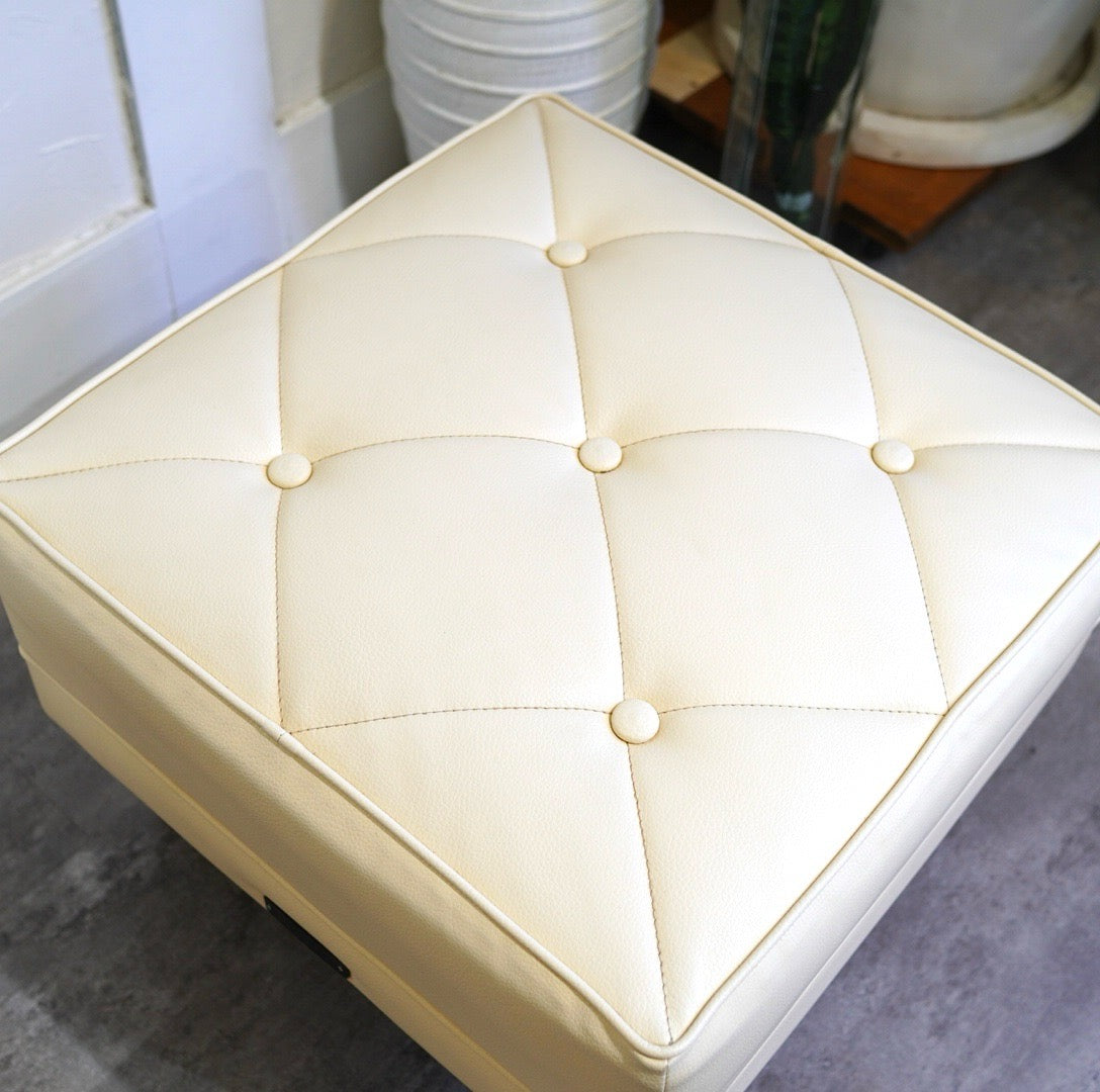 カリモク家具 karimoku オットマン スタンダードアイボリー 中古