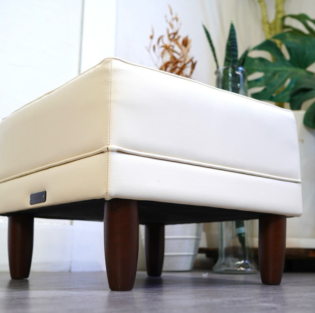 カリモク家具 karimoku オットマン スタンダードアイボリー 中古