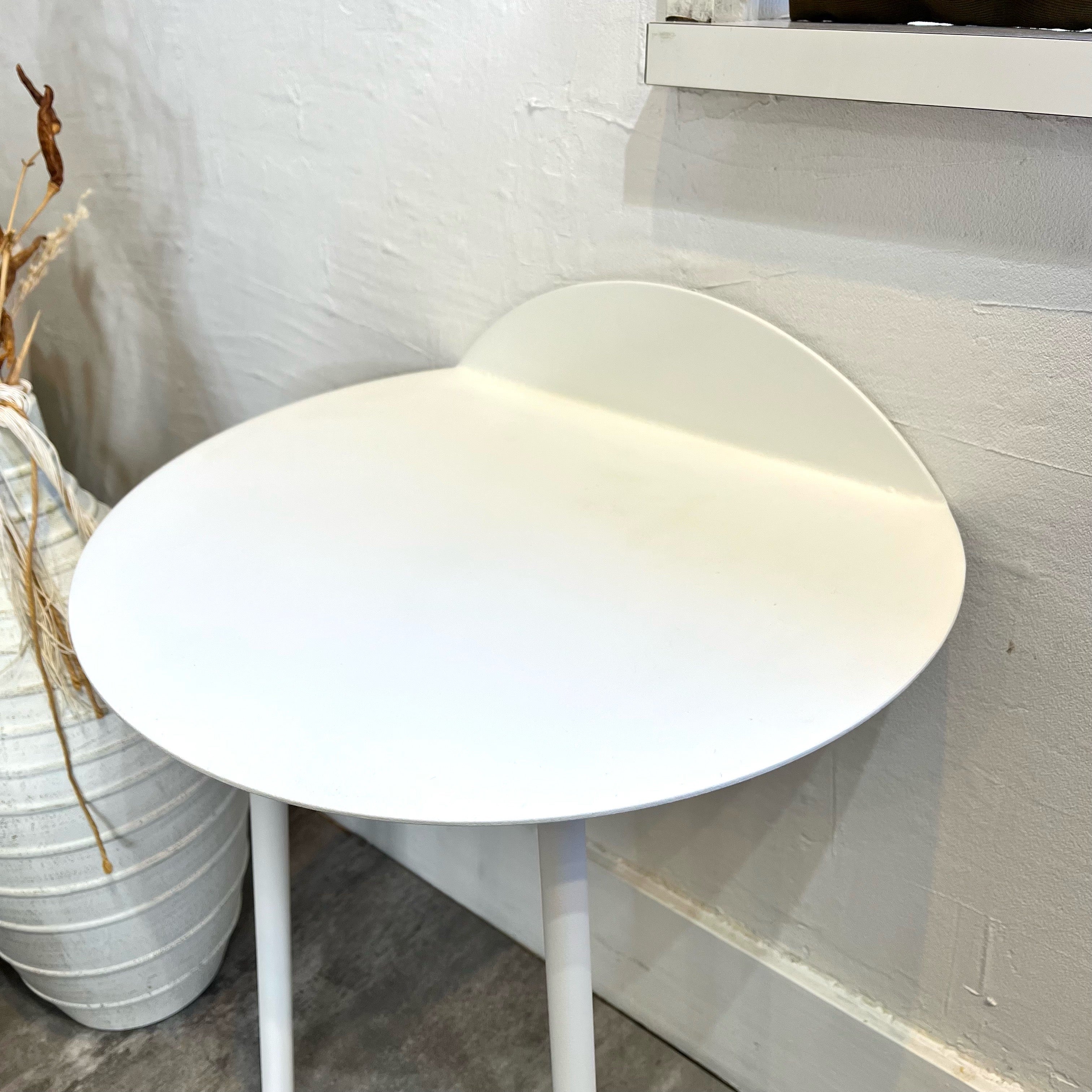 メニュー / MENU イェーウォールテーブル デンマーク 白 サイド