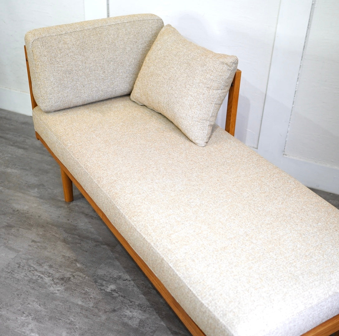 ウニコ / unico キナ / KINNA ベンチアームソファ 未使用 スリム