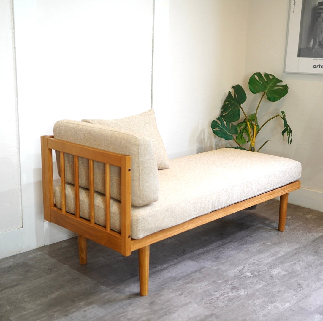 ウニコ / unico キナ / KINNA ベンチアームソファ 未使用 スリム