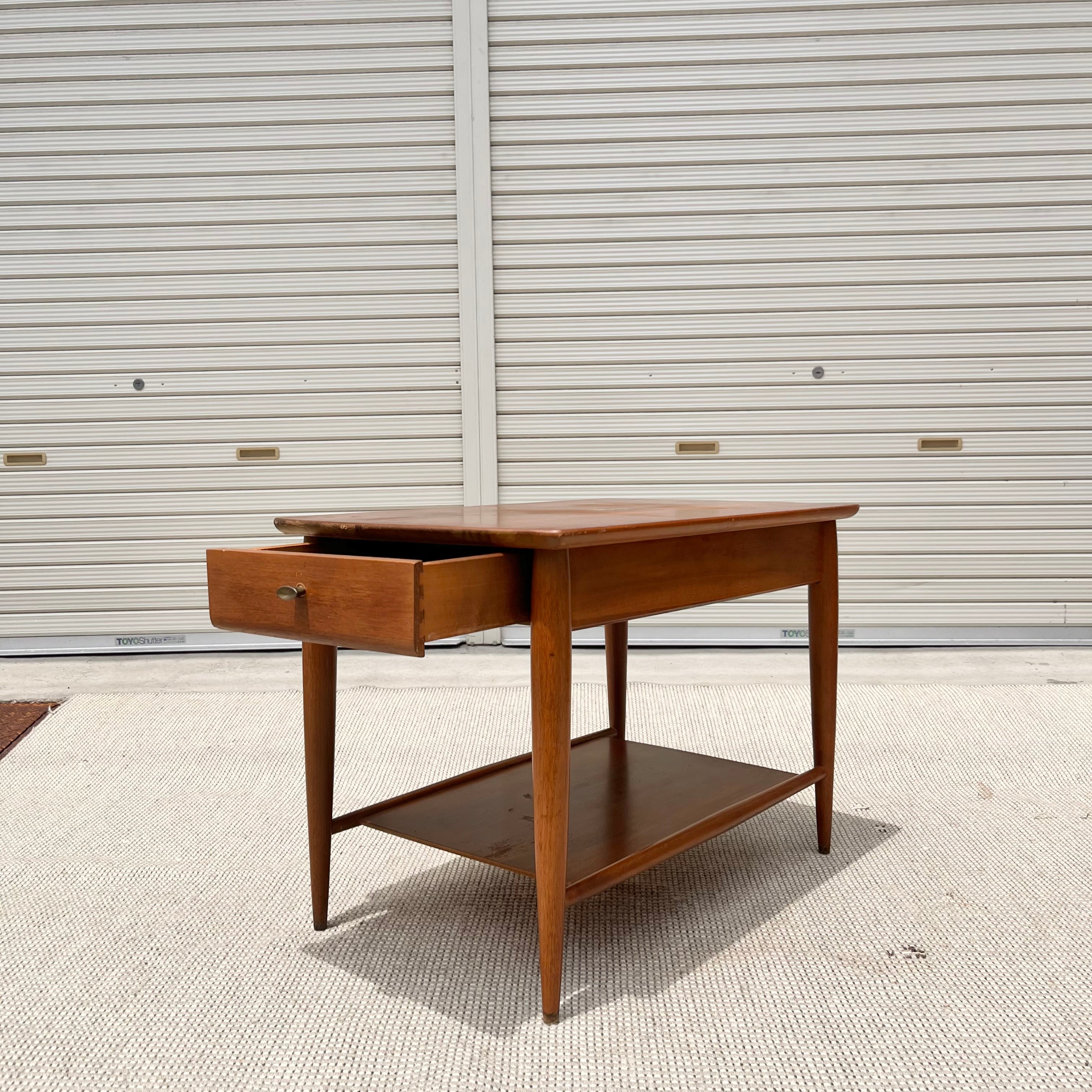 Mersman furniture 木製サイドテーブル ヴィンテージ ウォールナット