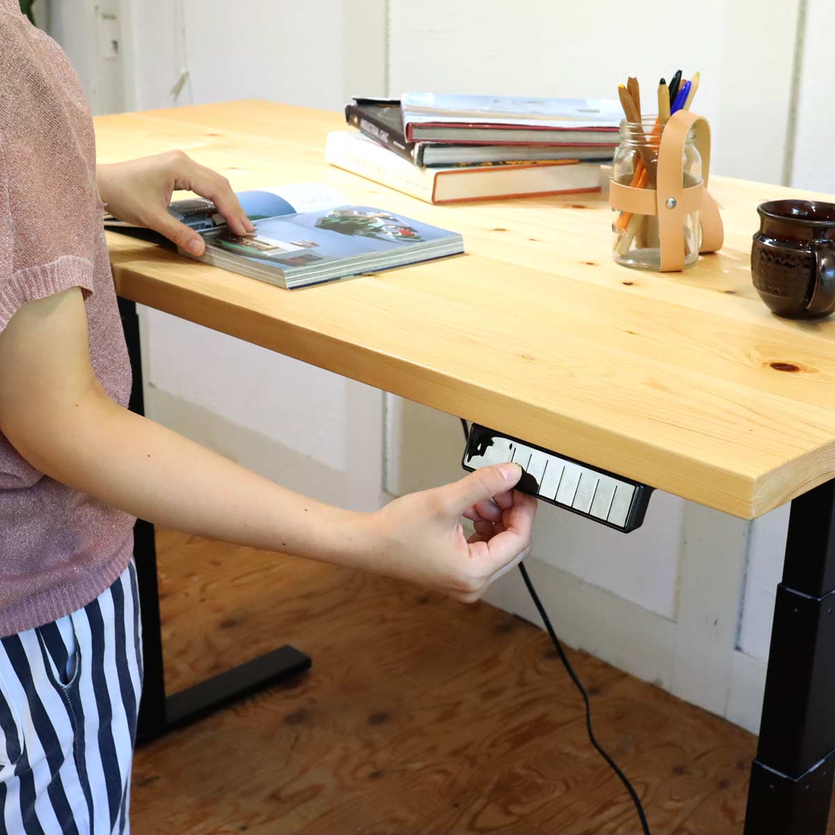 Kanademono / 金物家具のかなでもの エレクトリックデスク 電動昇降